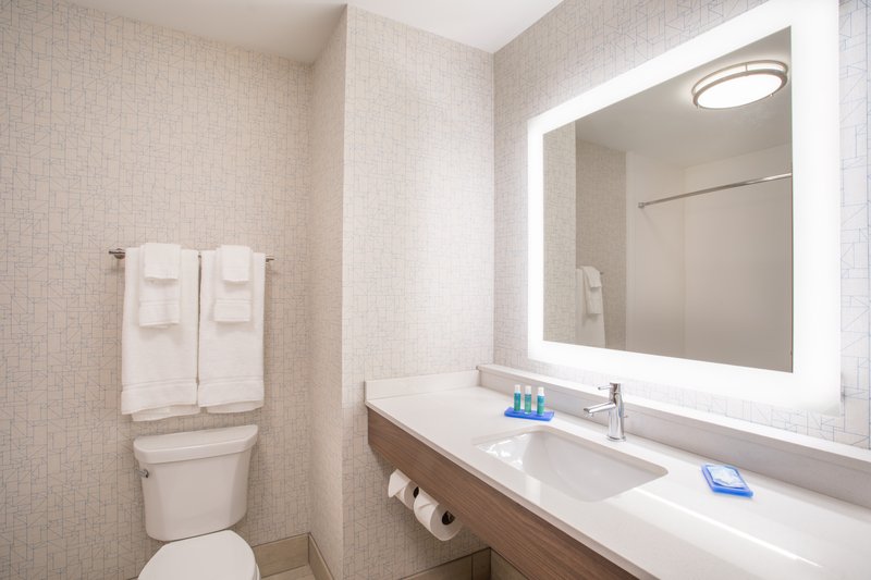 Holiday Inn Express and Suites Owings Mills-Baltimore Area