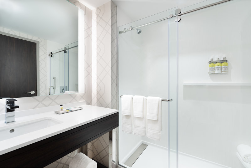 Holiday Inn Boston Logan Airport – Chelsea