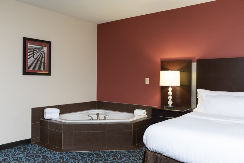 HOLIDAY INN EXP NEW PHILADEL
