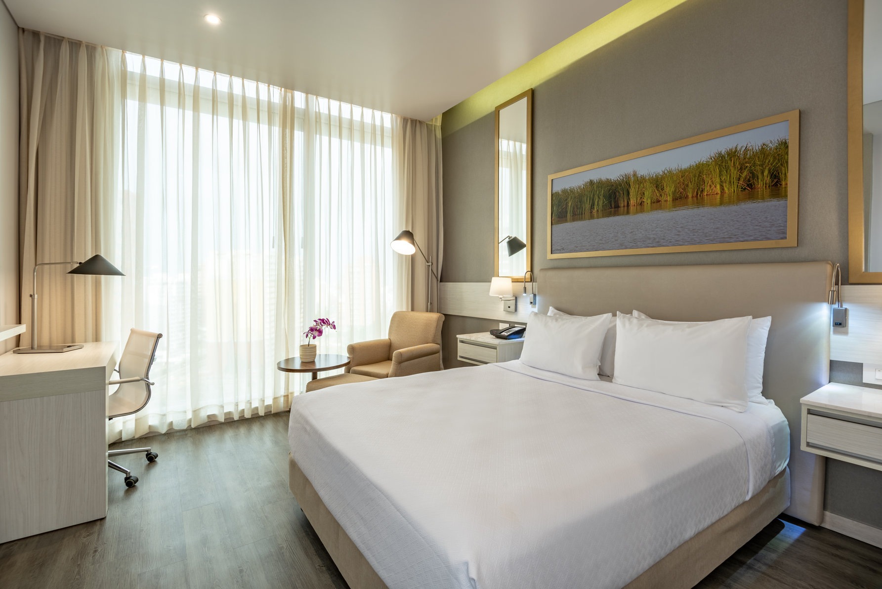 Crowne Plaza Barranquilla Room Type - 1 Queen Standard City View