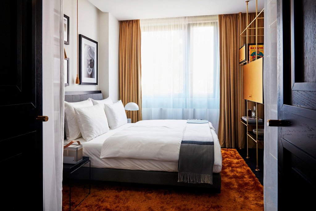 Guest photo
