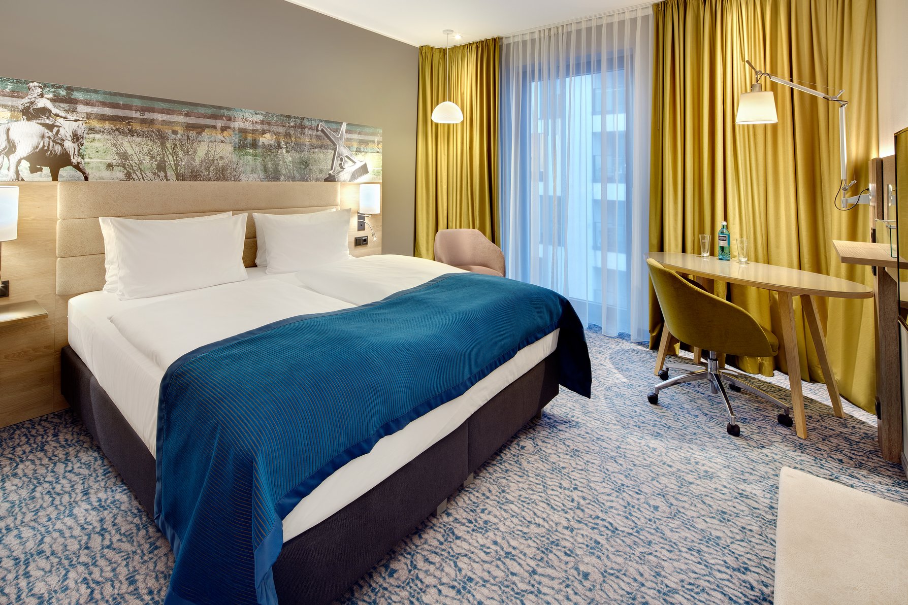 Holiday Inn Dusseldorf City Room Type - King Suite Holiday Inn Dusseldorf City Room Type - King Suite