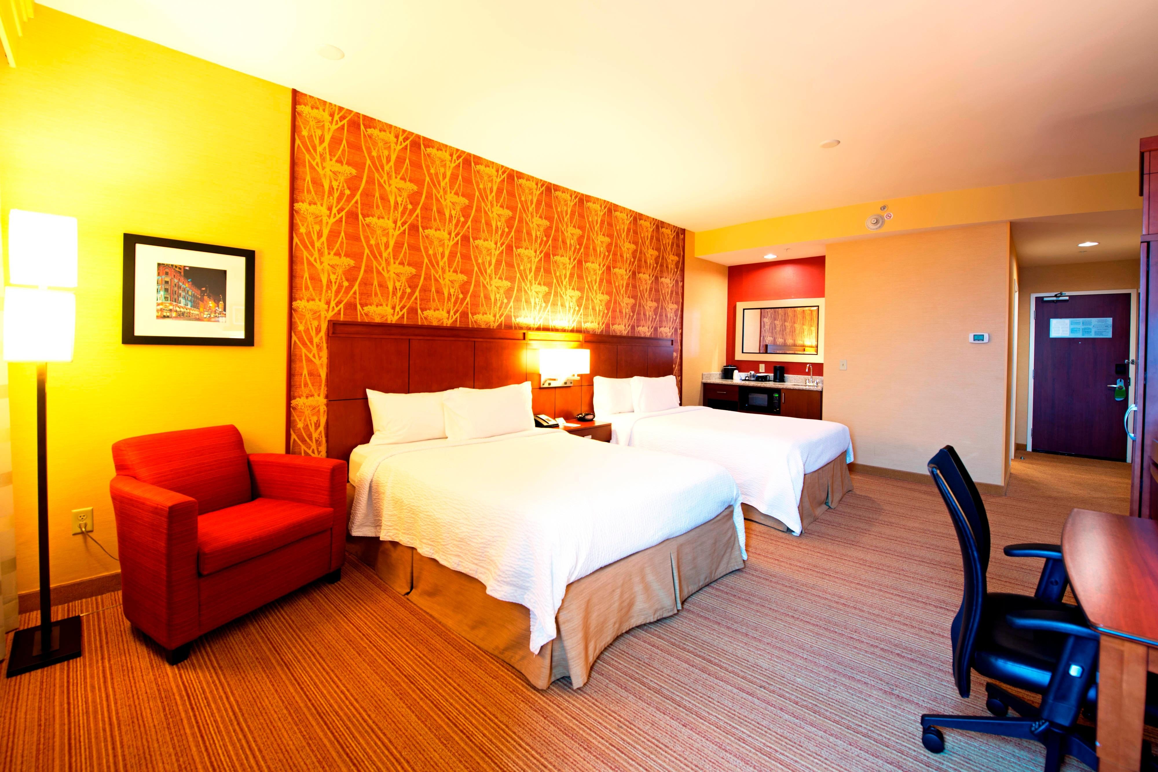 Courtyard By Marriott Ottawa East Ottawa Hotel Price Address Reviews