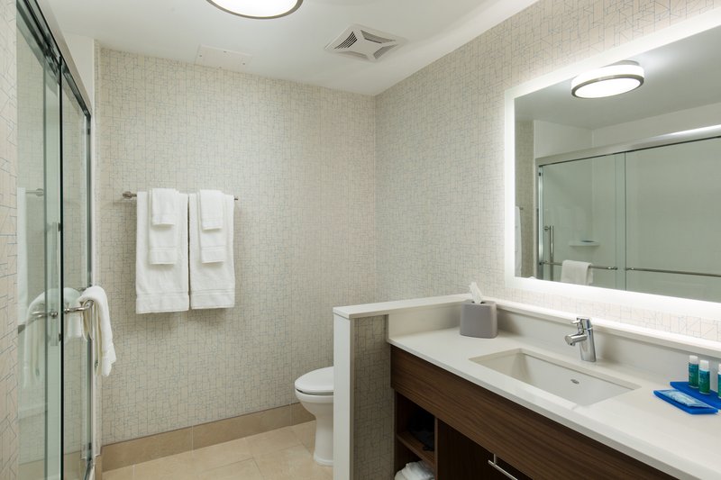 Holiday Inn Express Visalia
