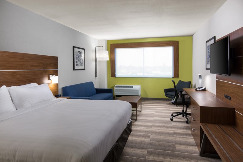 Holiday Inn Express Visalia