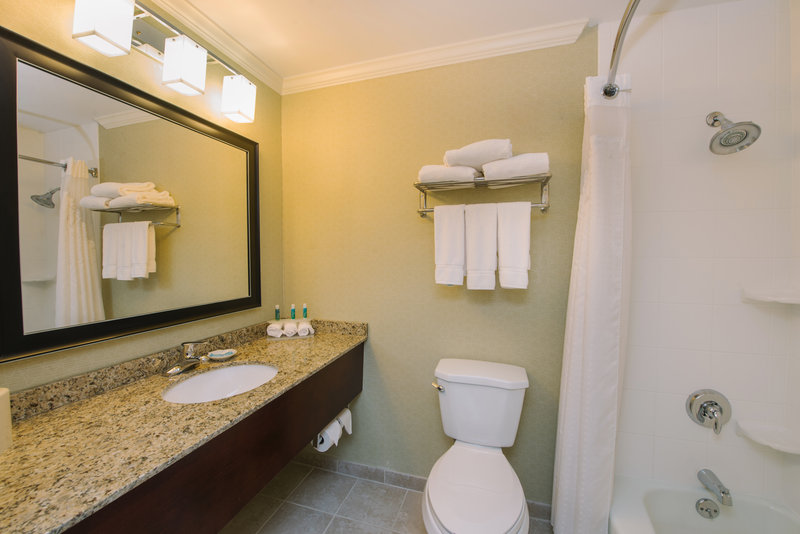 Holiday Inn Express and Suites Merrimack