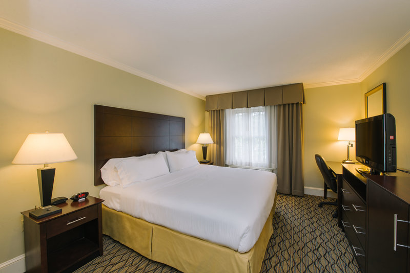 Holiday Inn Express and Suites Merrimack