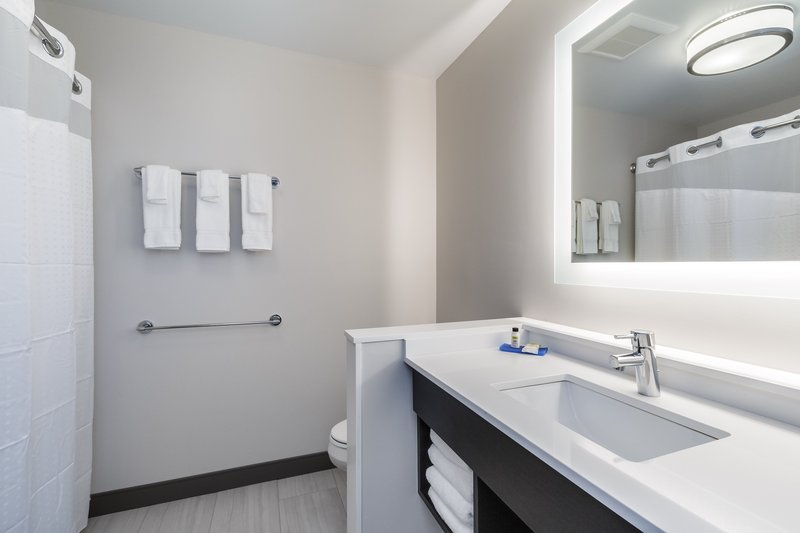 Holiday Inn Express and Suites South Bend – South