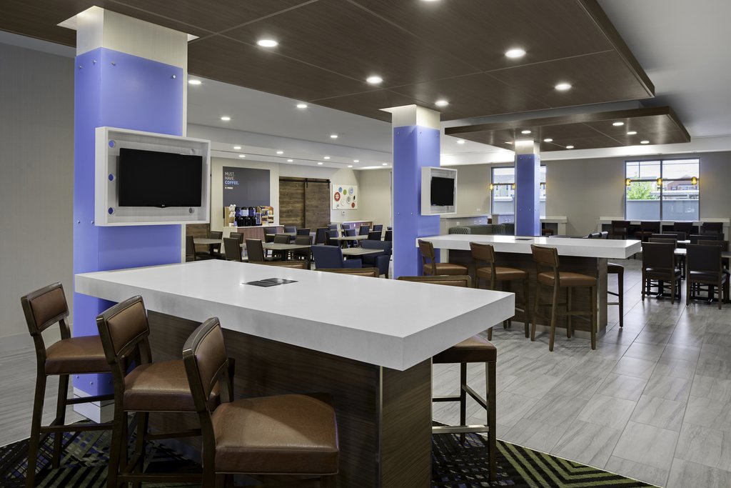 Holiday Inn Express Lubbock, 5 min walk to Texas Tech