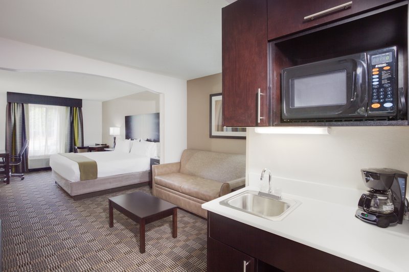 HOLIDAY INN EXP SUITES MEBANE