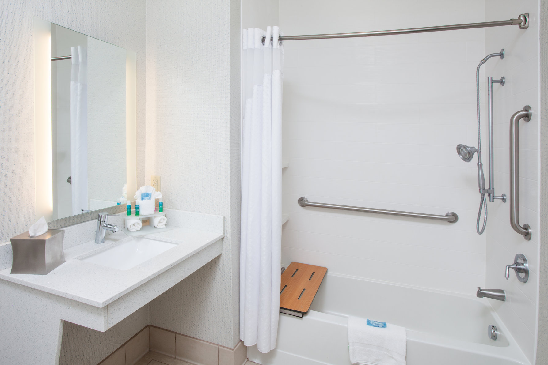 Holiday Inn Express Hotel and Suites Texarkana Room Type - 1 King Bed Standard Comm Access