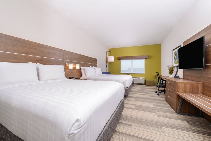 Holiday Inn Express and Suites St. Petersburg – Seminole Area