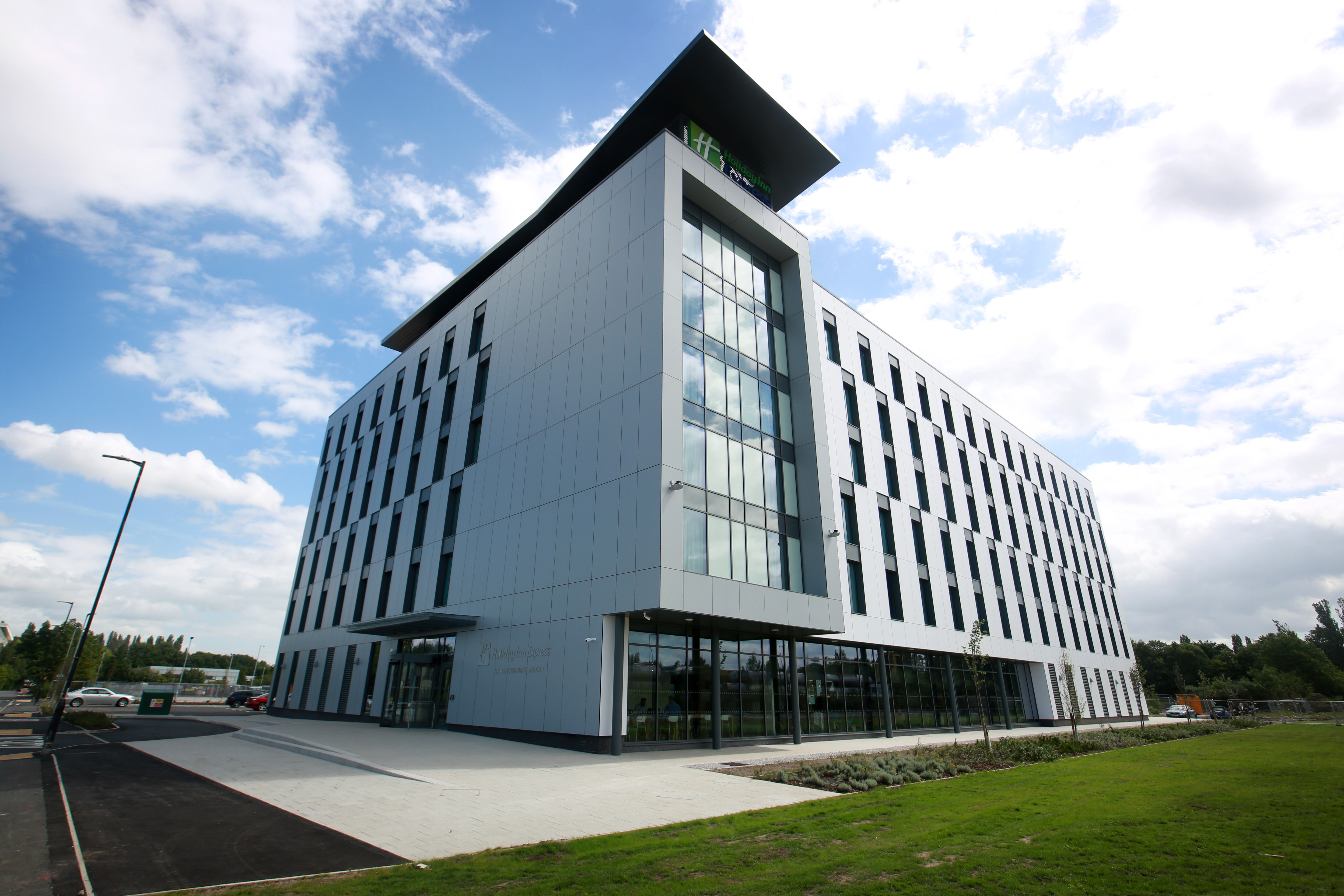 Holiday Inn Express TRAFFORDCITY
