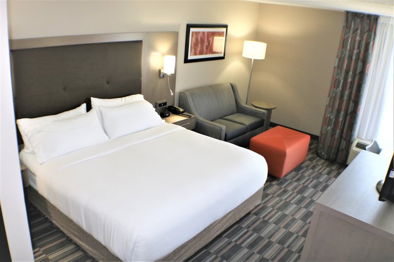 HOLIDAY INN EXPRESS WOODSTOCK