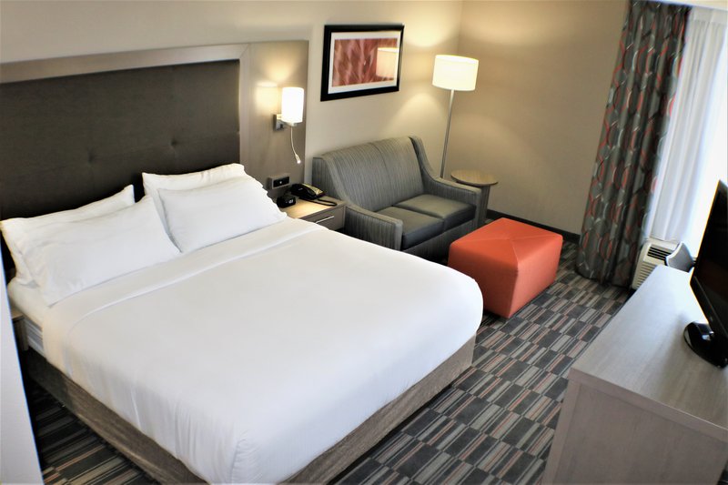 HOLIDAY INN EXPRESS WOODSTOCK