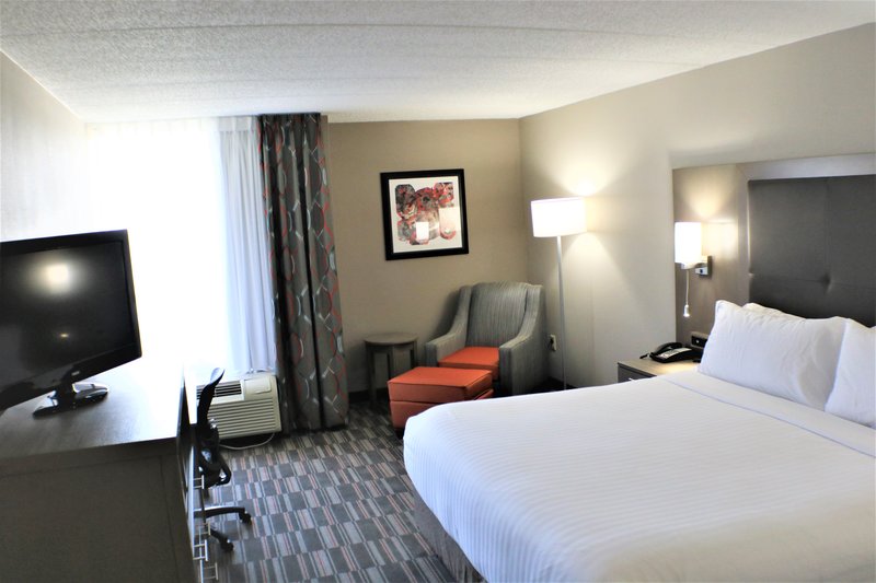 HOLIDAY INN EXPRESS WOODSTOCK