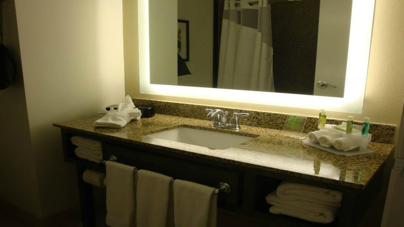 Holiday Inn Express and Suites Pocatello