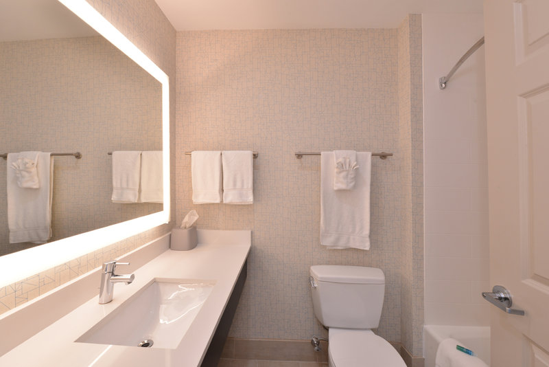 HOLIDAY INN EXPRESS MYSTIC