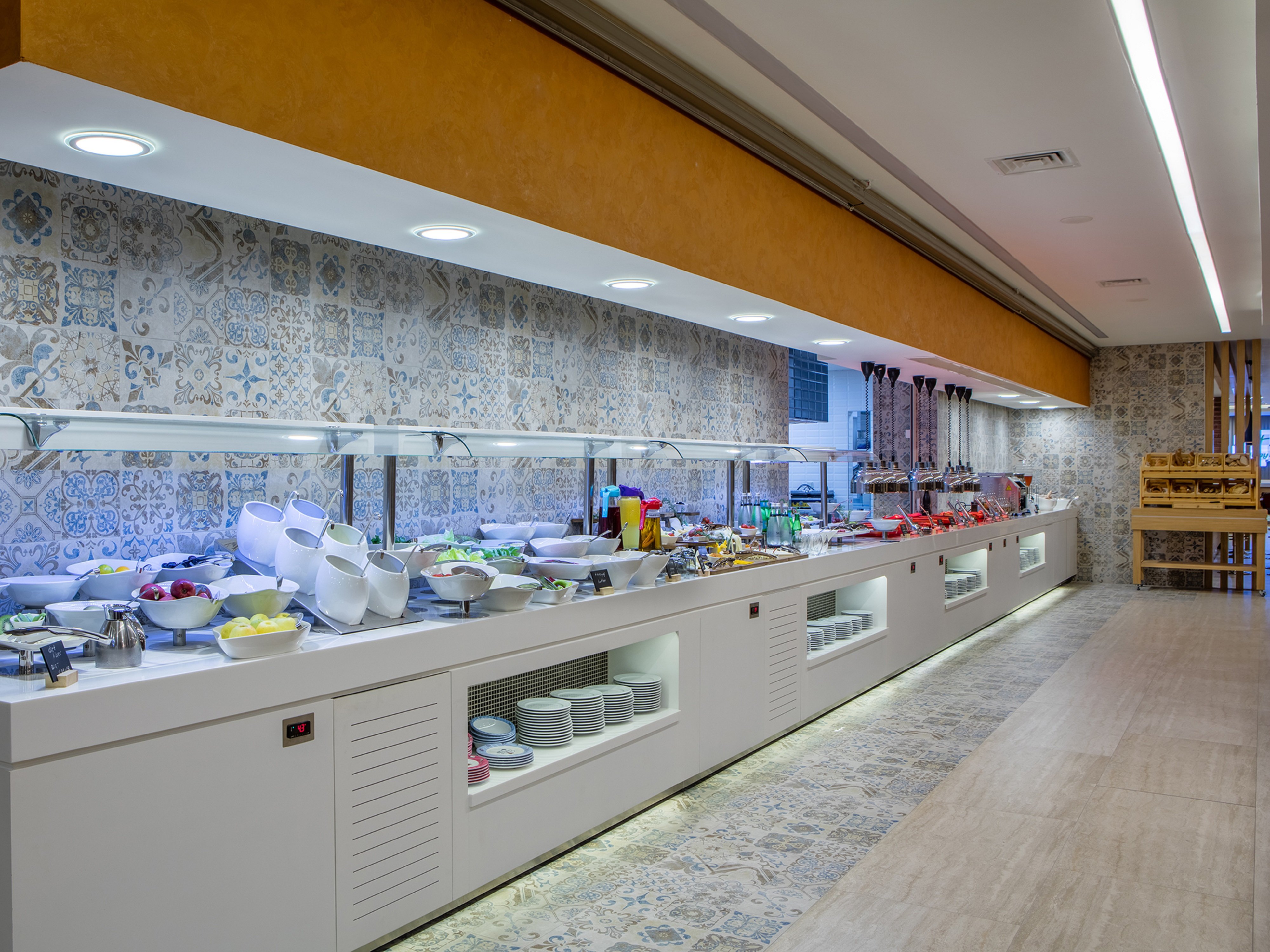 Holiday Inn ANTALYA - LARA | Qantas Hotels