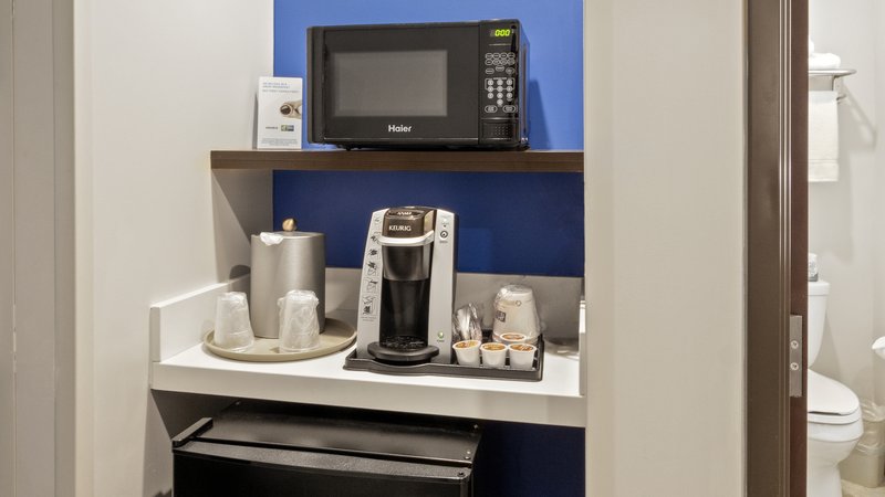 HOLIDAY INN EXP STES NEWTON