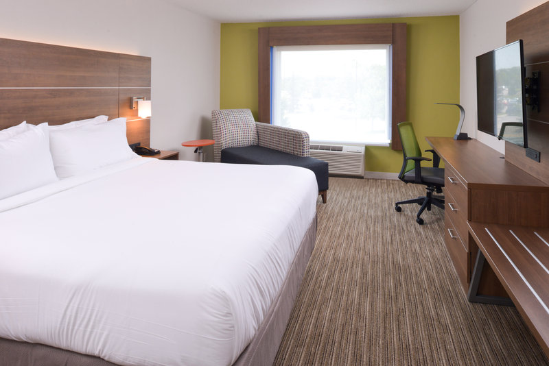 Holiday Inn Express Omaha – 120th and Maple