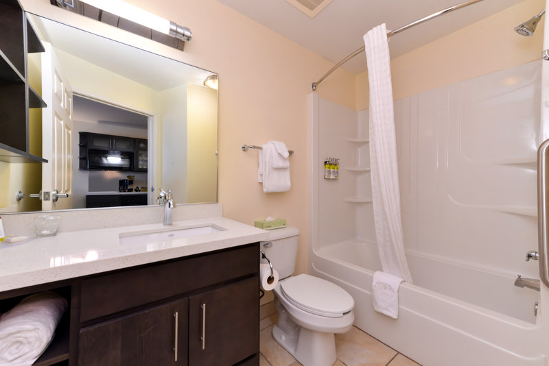 CANDLEWOOD SUITES BLOOMINGTON
