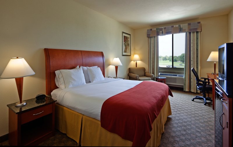 HOLIDAY INN EXP STE FAIRFIELD
