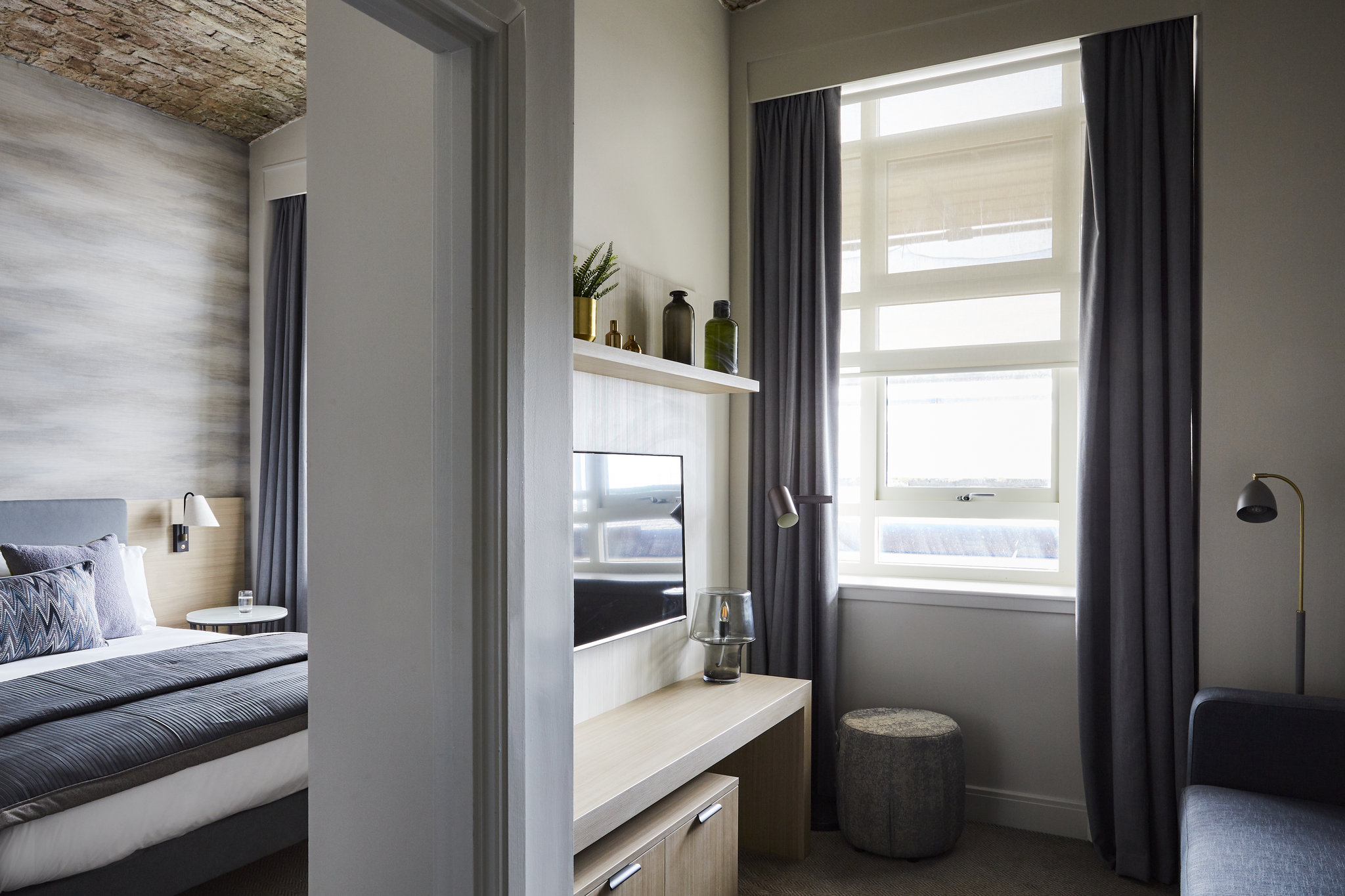 Staybridge Suites DUNDEE, an IHG hotel Room Type - 1 Queen Bed Studio Suite Accessible