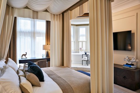 Treat yourself to a relaxing bath in our Corner Suite