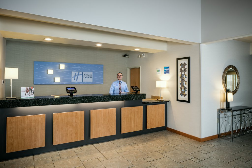 A smiling face and a warm greeting await you!