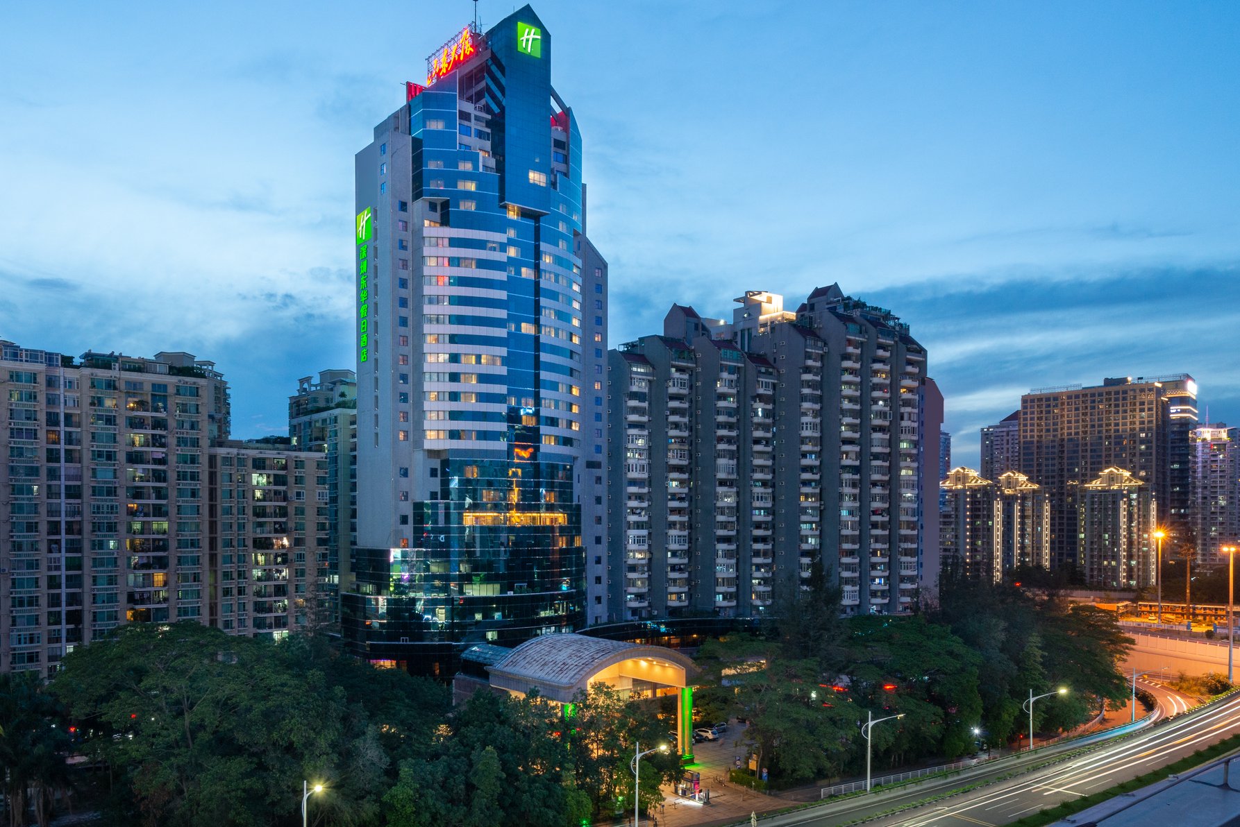 Hotel Exterior 