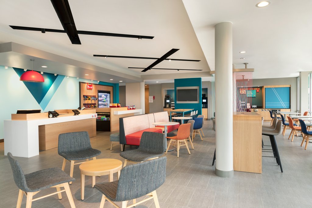 Inviting lobby with versatile seating
