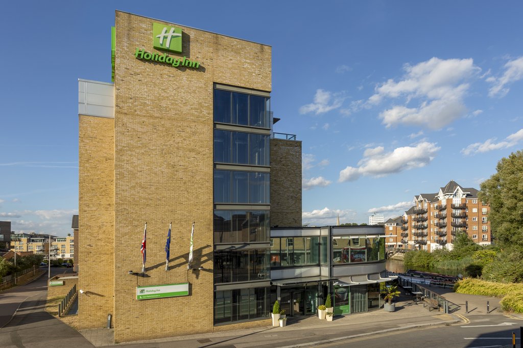 A waterfront hotel close to London’s attractions  