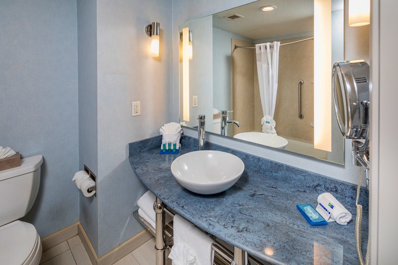 HOLIDAY INN EXPRESS & SUITES MODESTO