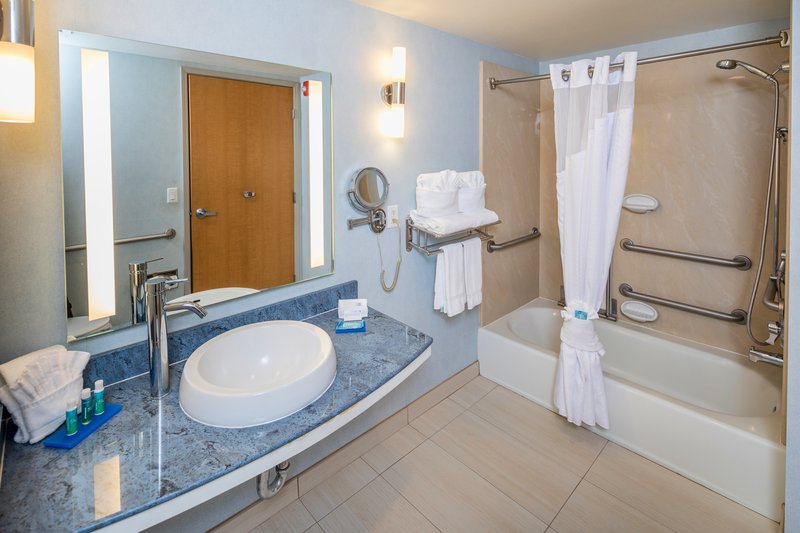 KING HEAR MOBILITY ACCESSIBLE TUB NOSMK