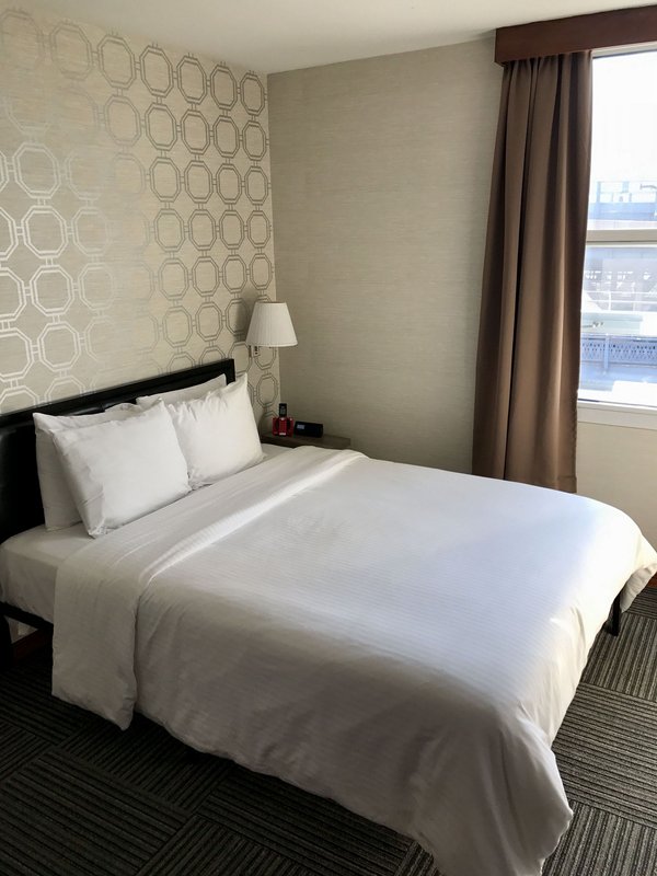 Standard Queen Room