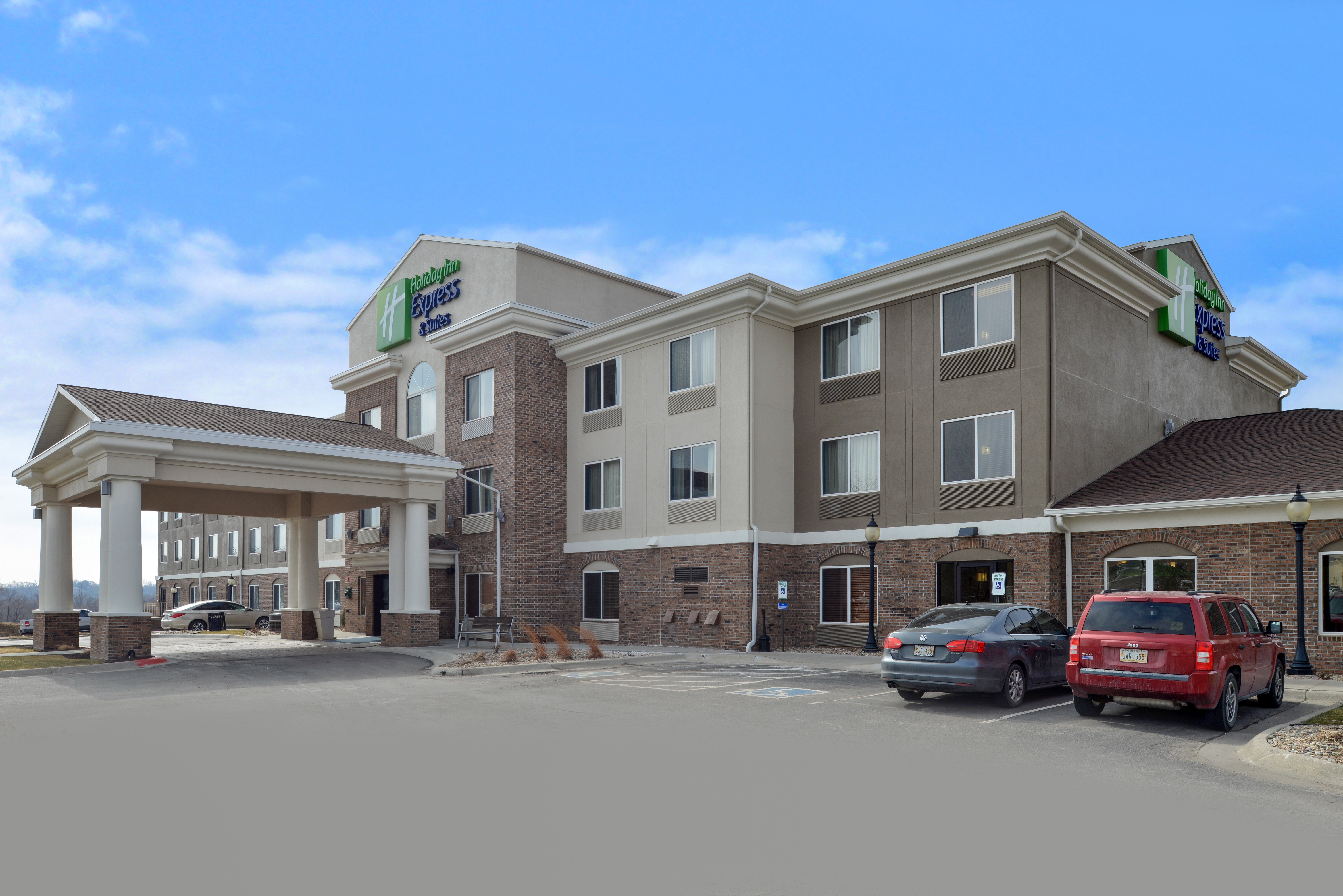 Holiday Inn Express & Suites Omaha West