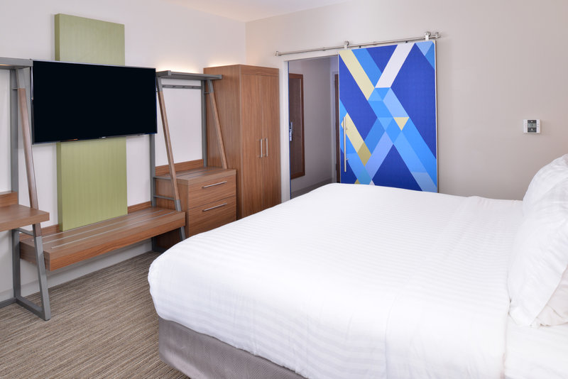 Holiday Inn Express and Suites Madison