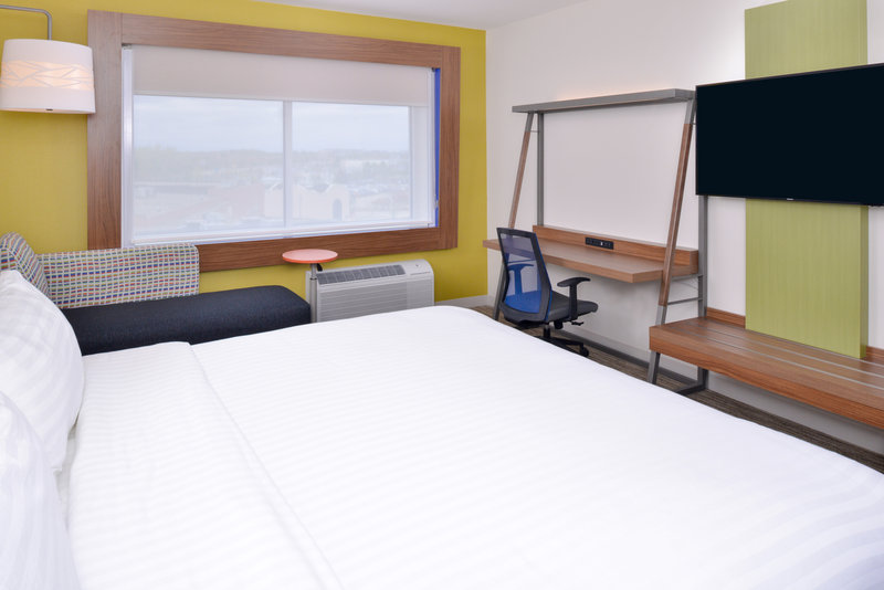 Holiday Inn Express and Suites Madison