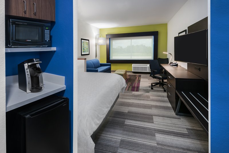 Holiday Inn Express and Suites Bryan