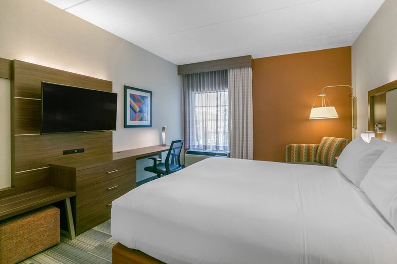 Holiday Inn Express and Suites Mount Arlington-Rockaway Area