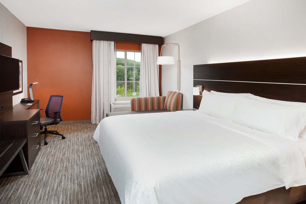 Holiday Inn Express Haskell - Wayne Area Room Type - 1 King Bed Standard Comm Access Tub