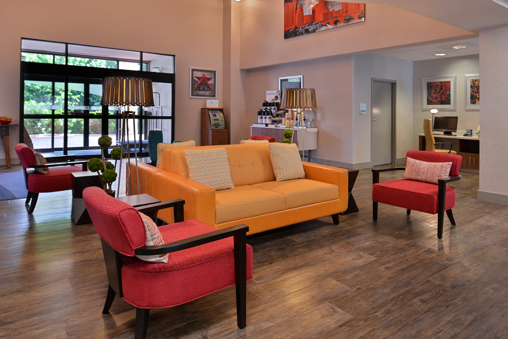 Beautiful remodeled hotel in North Austin