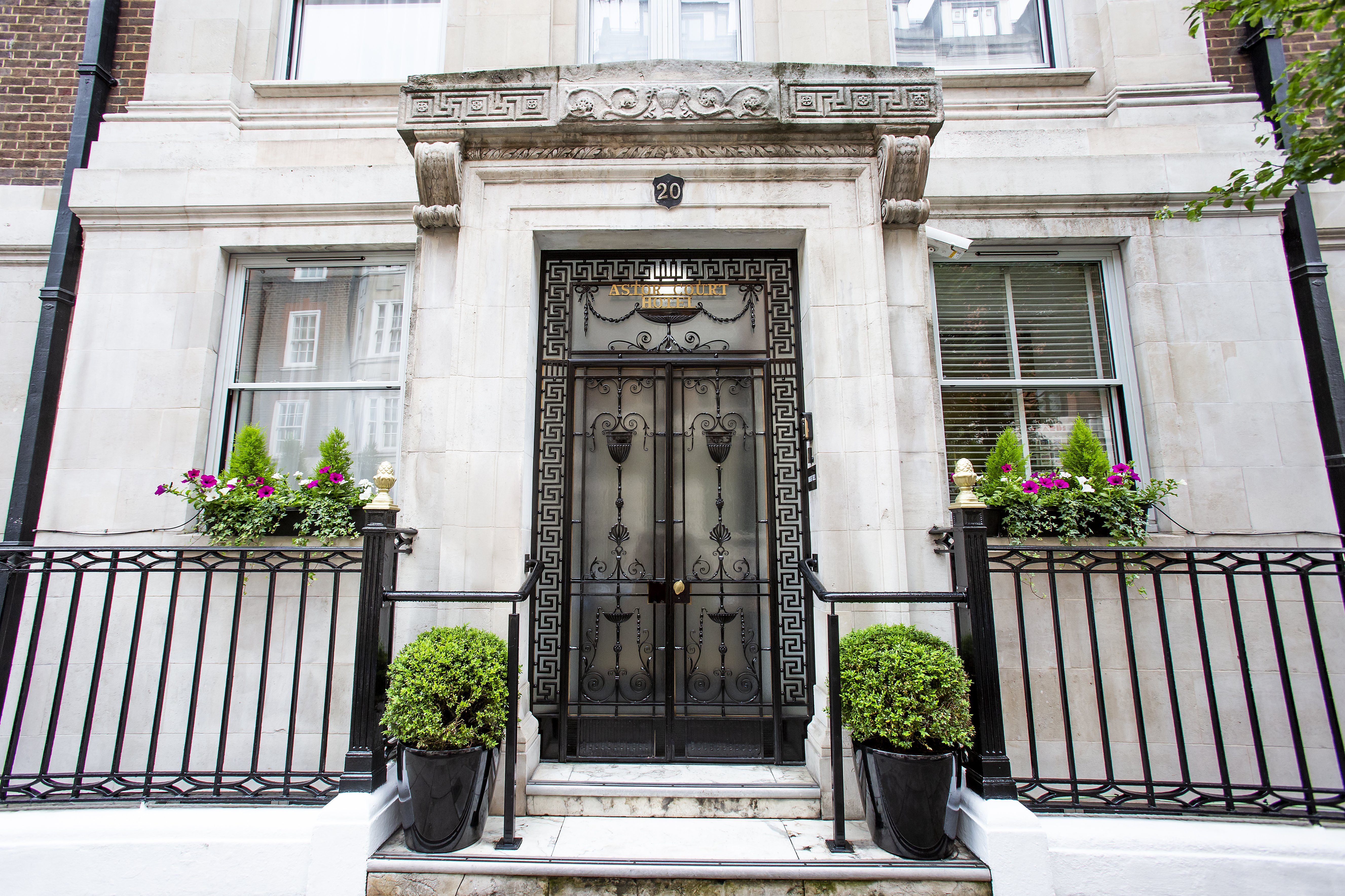 Astor Court Hotel