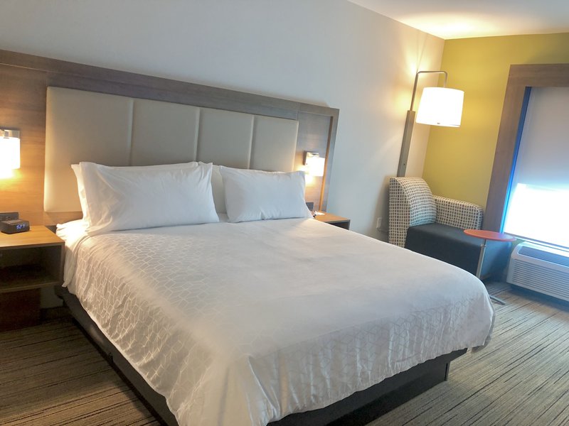 Holiday Inn Express and Suites Raleigh Airport – Brier Creek