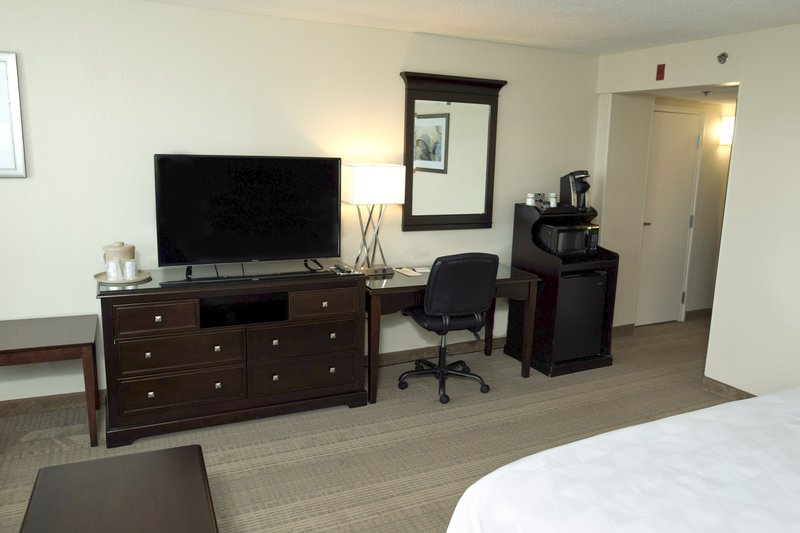 1 KING BED LEISURE NONSMOKING