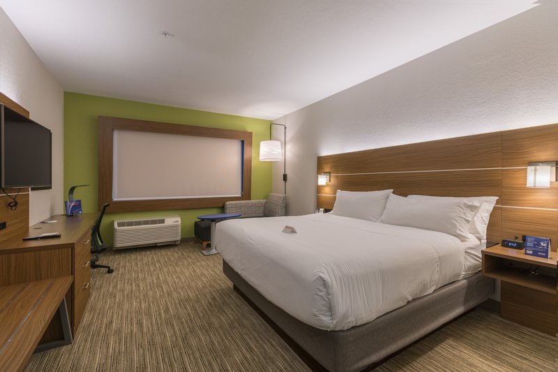 Holiday Inn Express and Suites San Marcos South