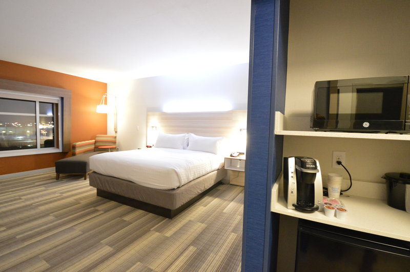 HOLIDAY INN EXPRESS TOLEDO WESTGATE