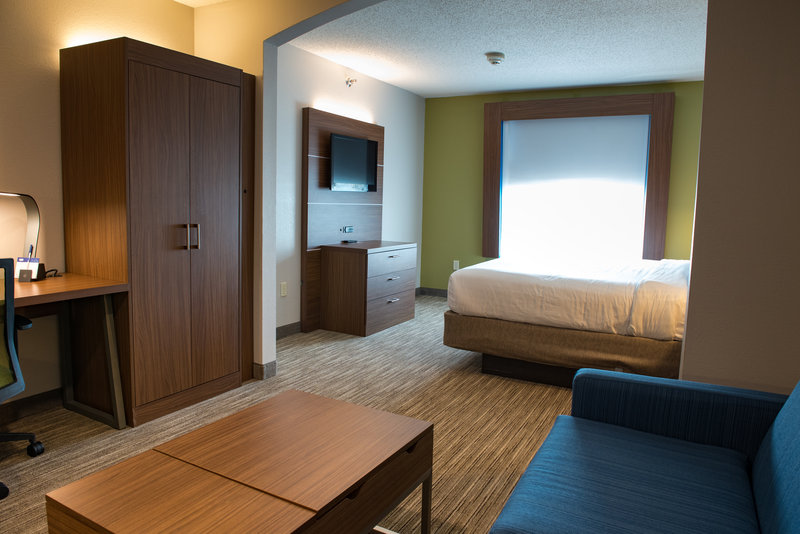 1 KING BED WITH KITCHENETTE NONSMOKING