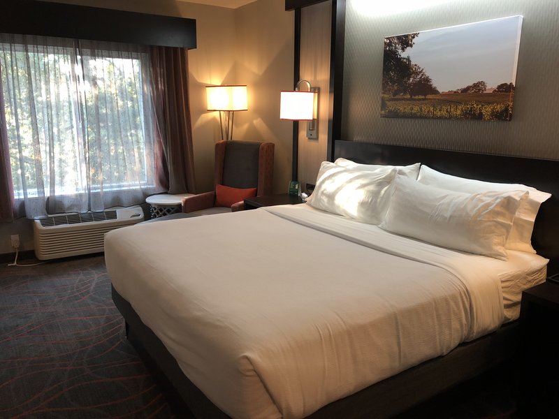 Holiday Inn Windsor – Wine Country